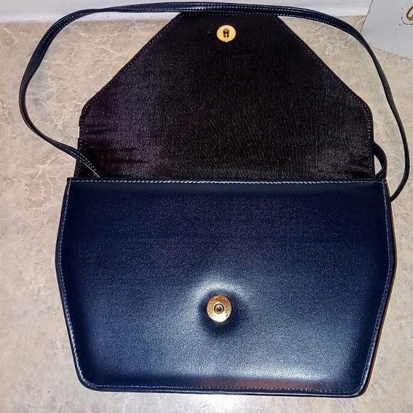 PURSE - Picture 4 of 10